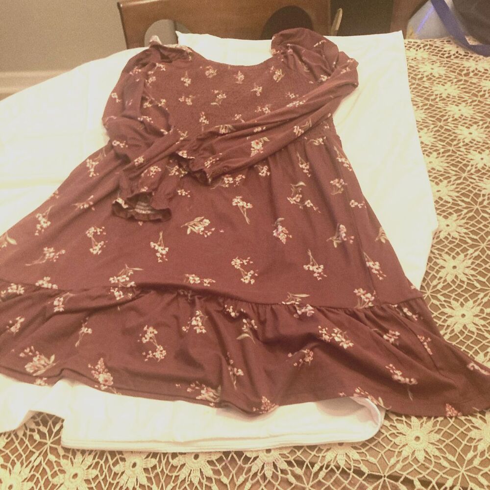 Bailey Lane Girls XL 16/18 Burgundy Floral Long Sleeve Smocked Swing Dress